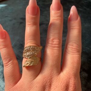 Gold plated rhinestone leaf Ring size 8